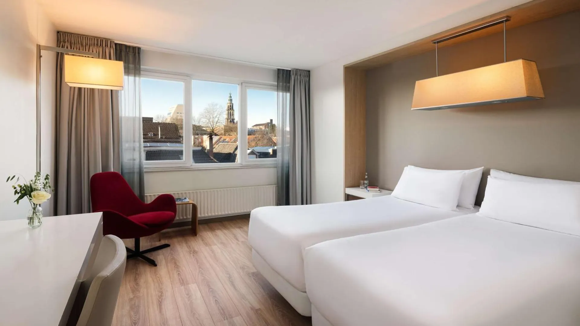 6 Zentrale Hotels nahe dem Klompenmuseum Gebr. Wietzes