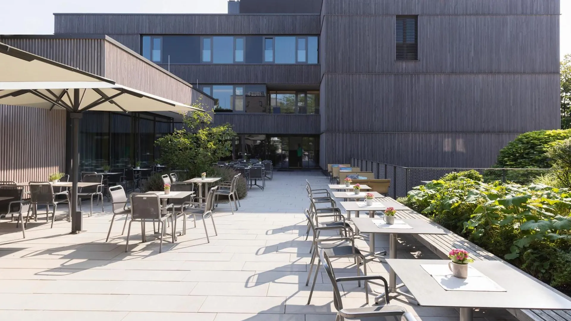 5 Zentrale Hotels beim Graf Zeppelin Haus Friedrichshafen