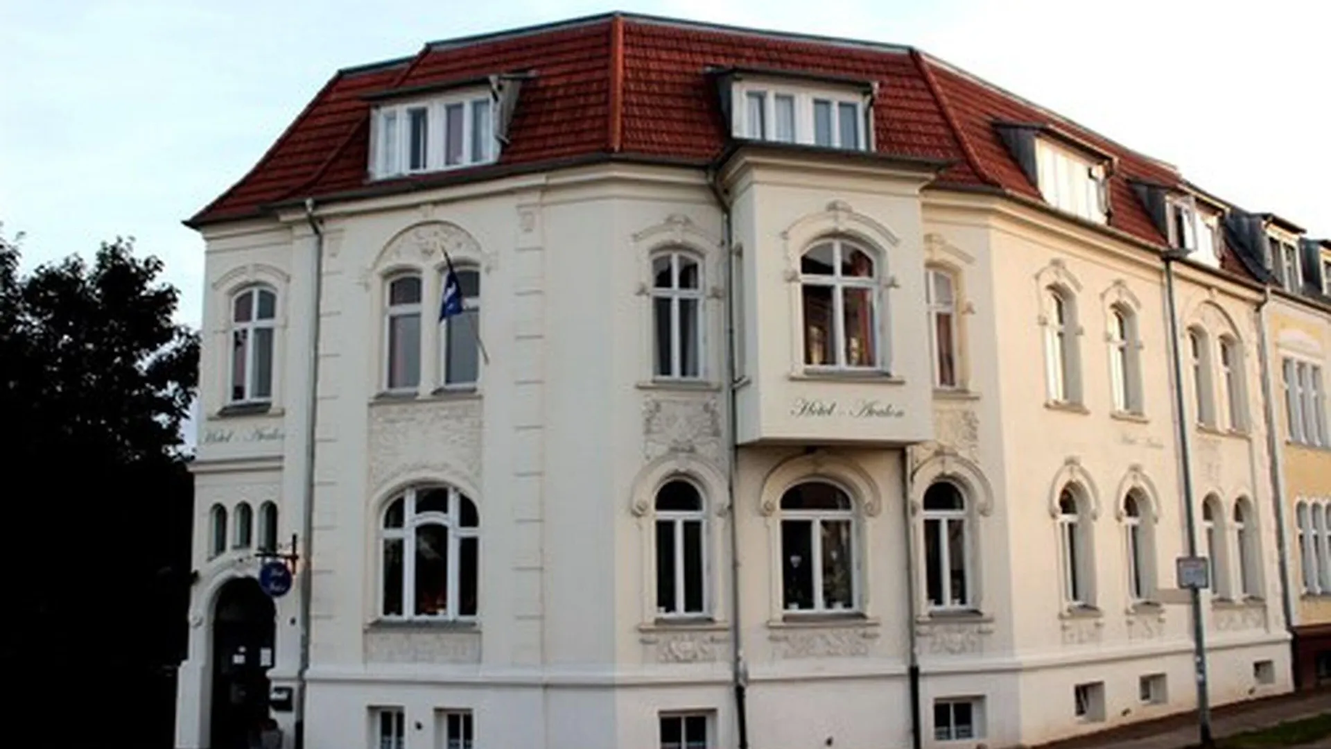 Nähe Marina Nord: 4 Zentrale Hotels in Schwerin im Vergleich