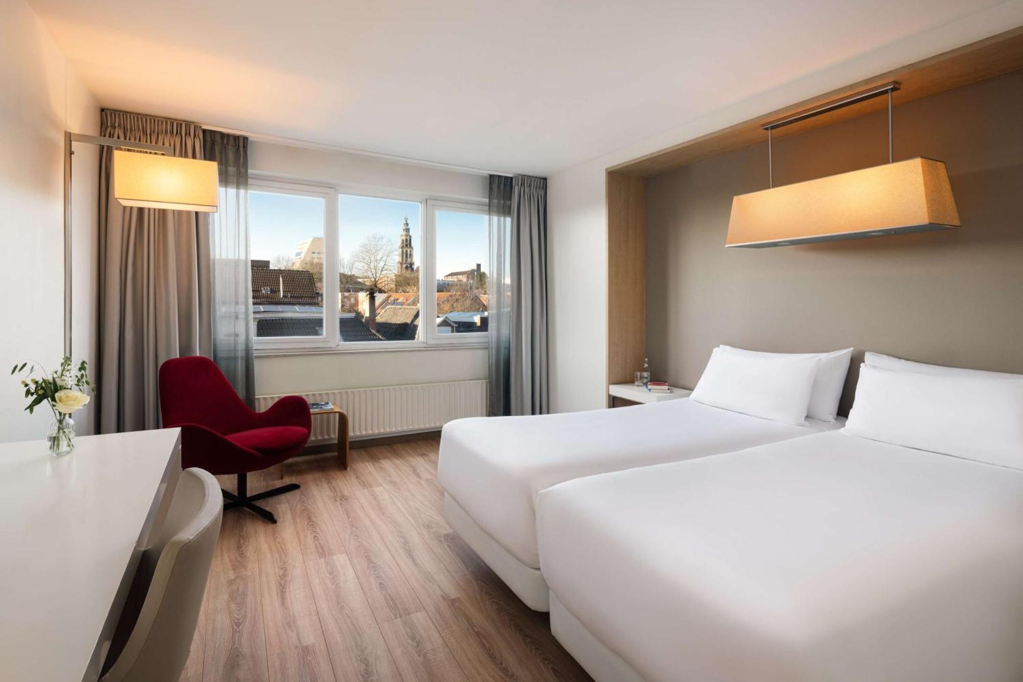 6 Zentrale Hotels nahe dem Klompenmuseum Gebr. Wietzes