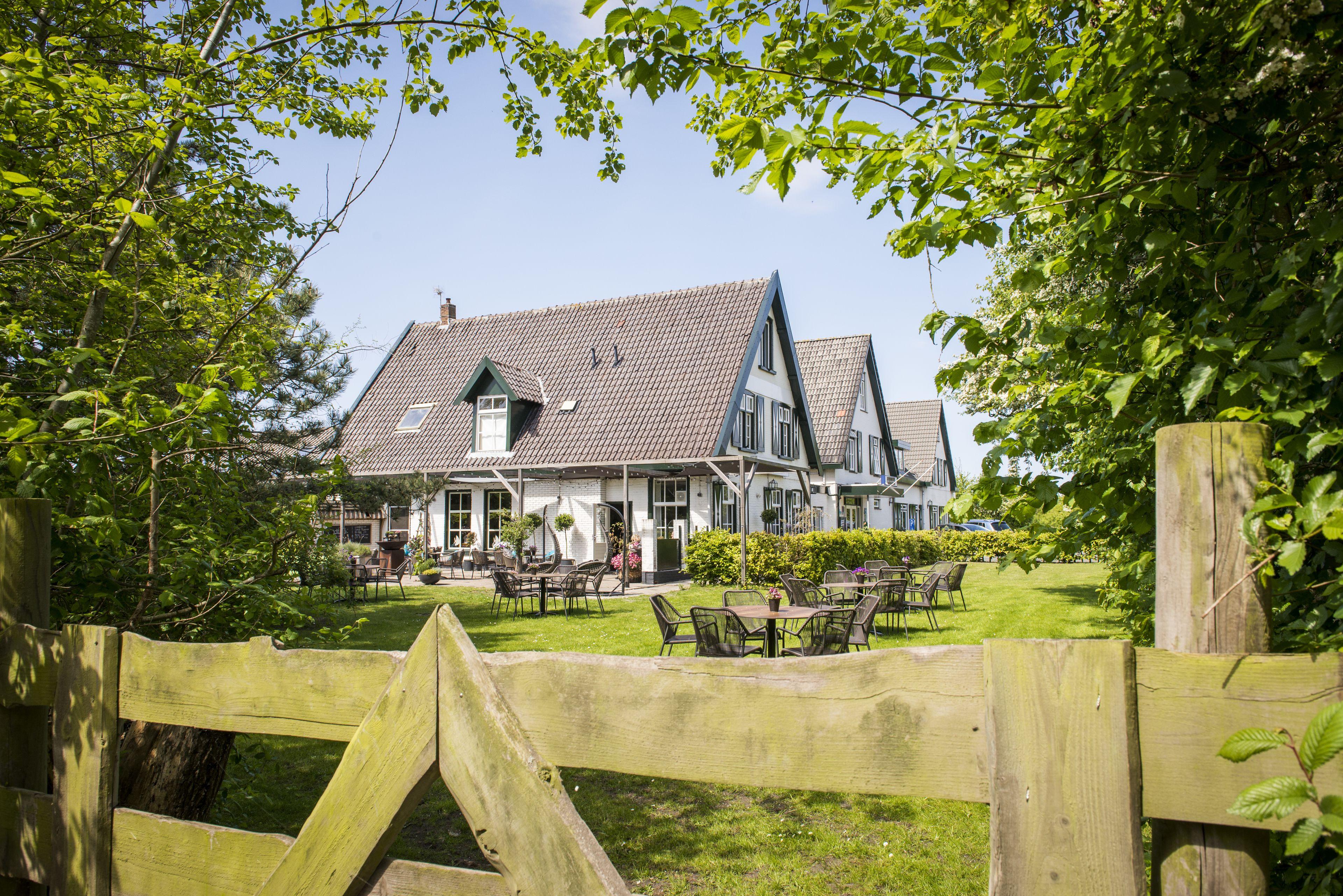 4 Familienhotels nahe der Oudheidkamer auf Texel im Vergleich